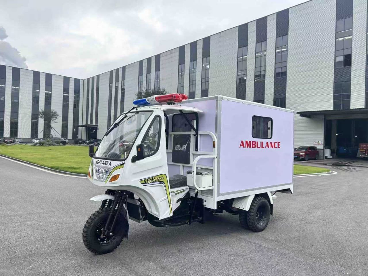 Ambulance NGALANKA 300CC à Eau – Image 4