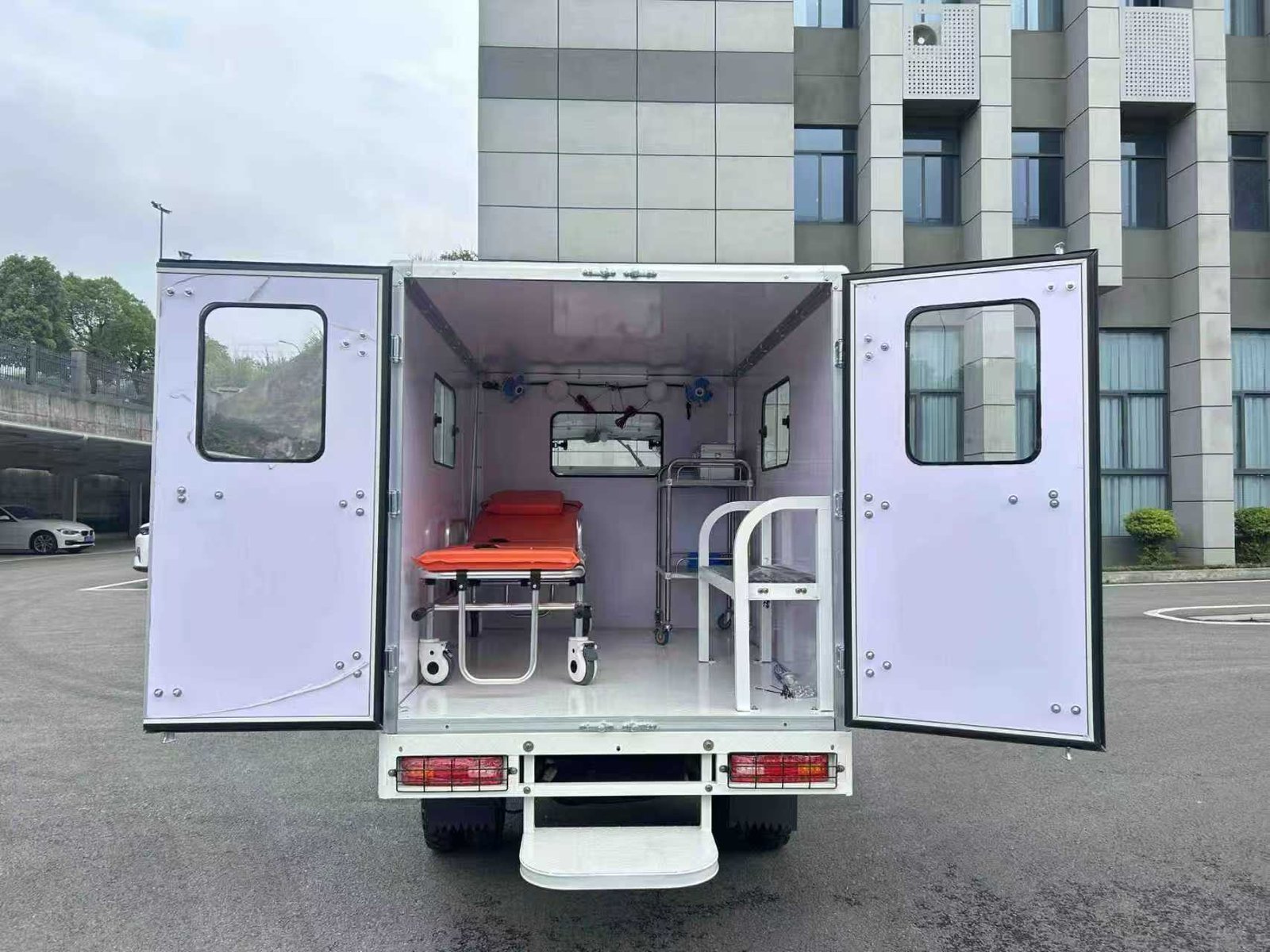 Ambulance NGALANKA 300CC à Eau – Image 5